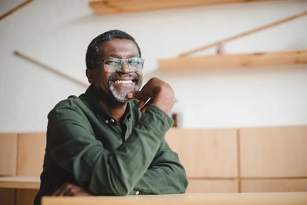 A overdenture é uma prótese dentária fixa ou removível?