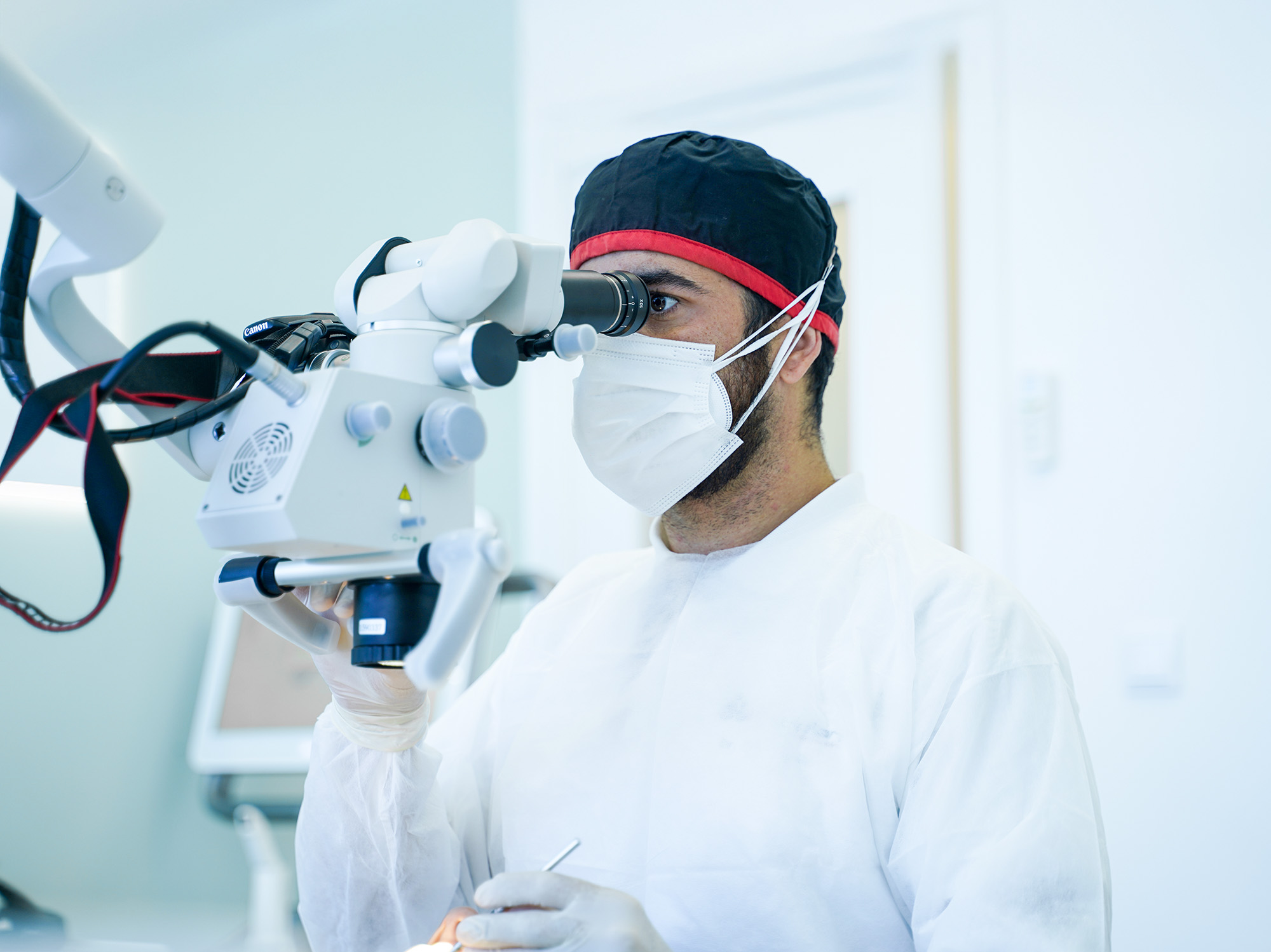 Desvantagens de adiar um implante dentário: perceba o que pode acontecer