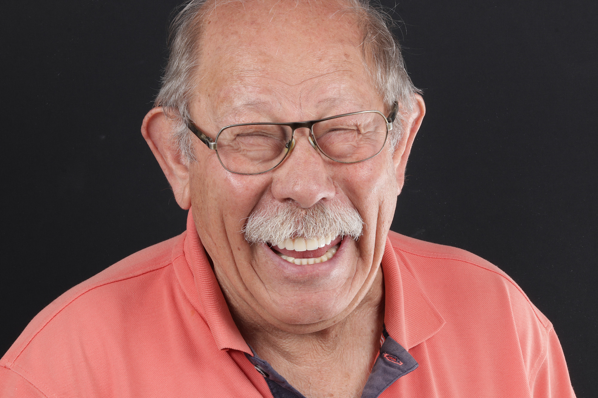 Implantes e próteses dentárias: diferenças entre soluções fixas e removíveis