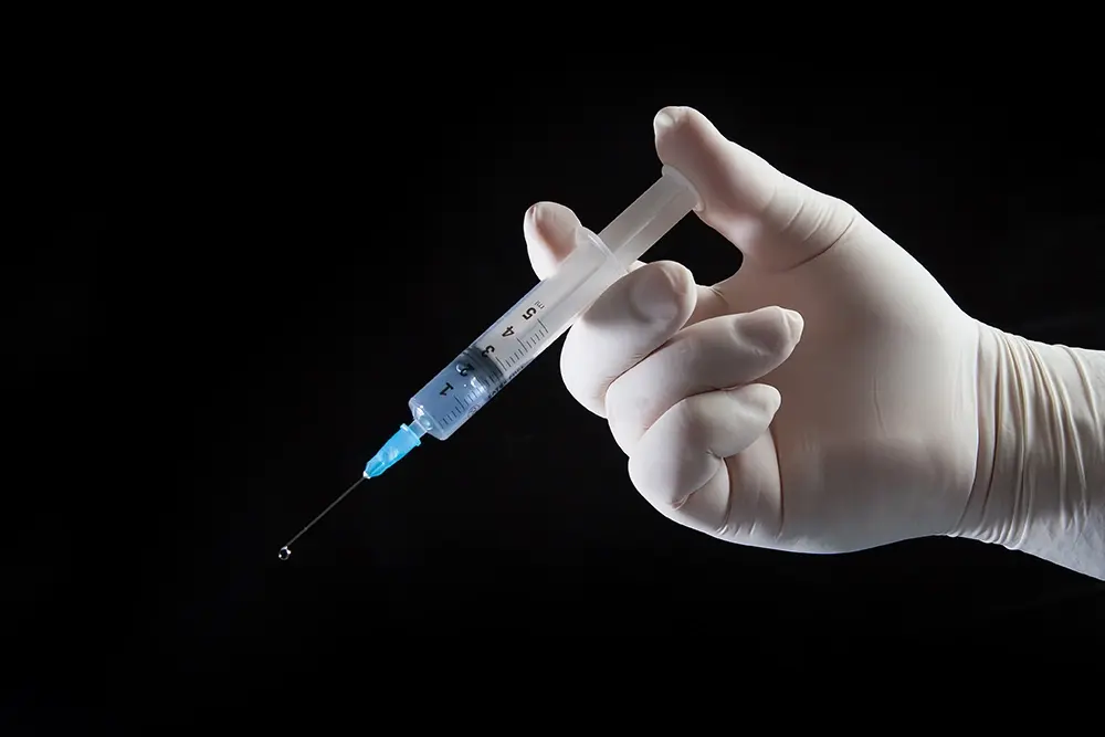 O tratamento com implantes de carga imediata dói? Como funciona a anestesia